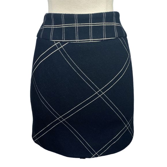 Diane von Furstenberg Black Plaid Mini Skirt - Size 6 - Picture 5 of 6